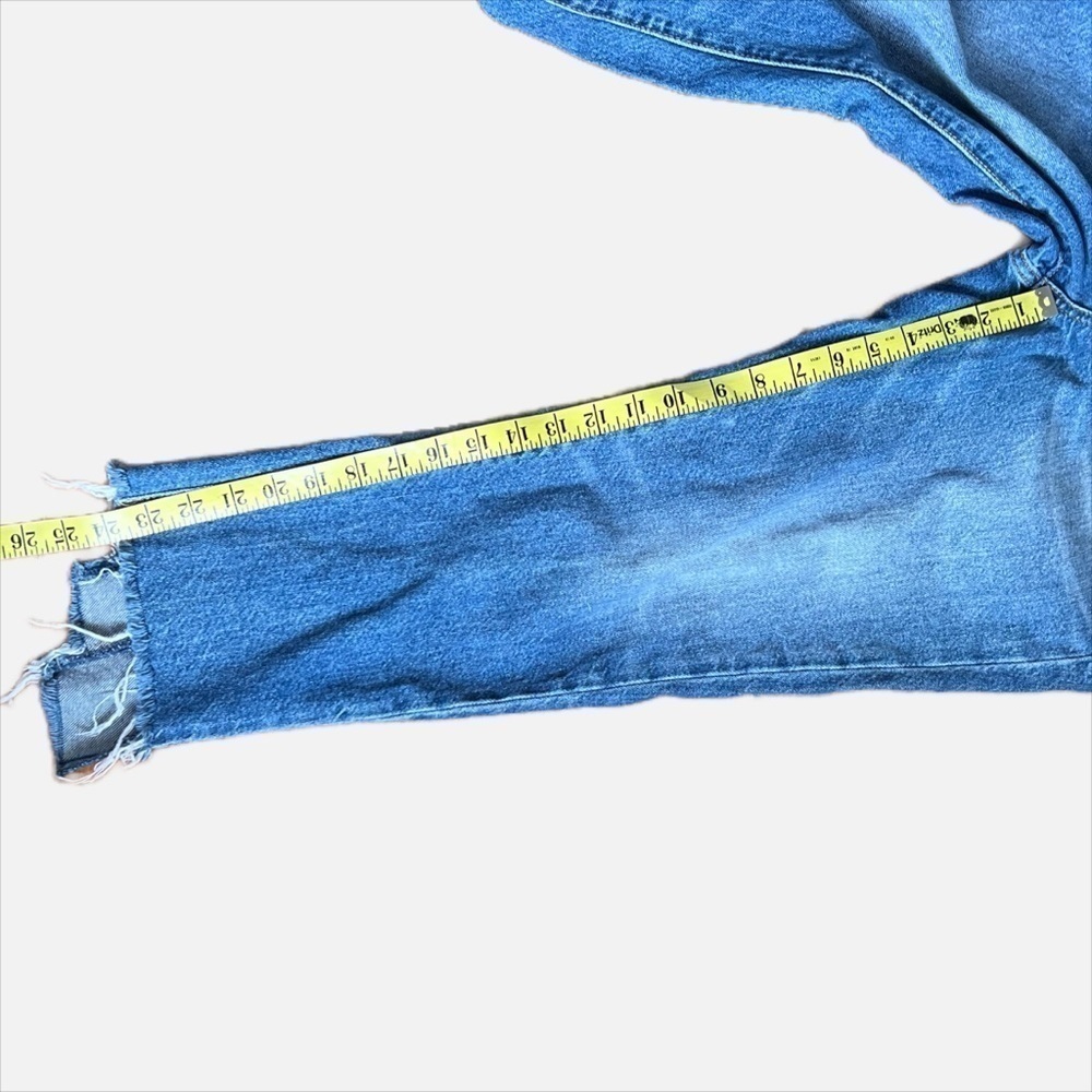 Blank NYC Stagger Raw Hem Straight Leg Cropped Jeans Size 28 - Picture 9 of 13